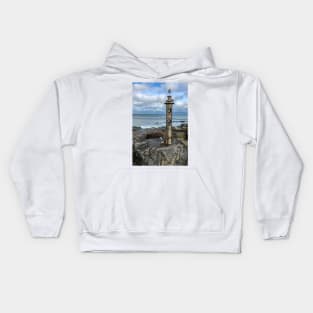 Stonehaven monument lighthouse Kids Hoodie